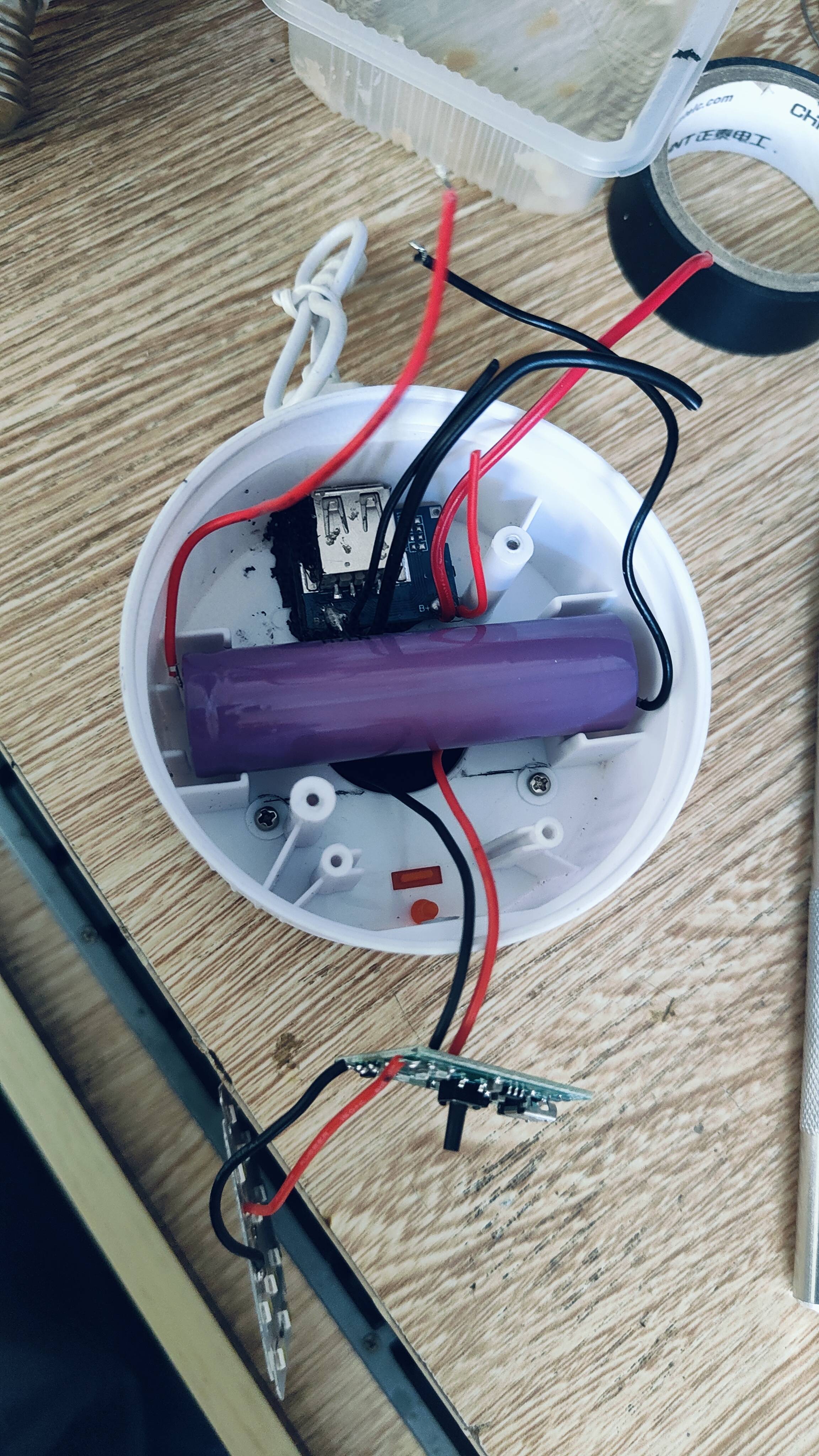 灯换大容量电池并改成充电宝开元ky棋牌低成本给露营(图5) 灯换大容量电池并改成充电宝开元ky棋牌低成本给露营(图5)